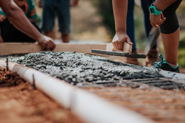 Jaki beton na fundament B20 czy B25 - wybierz mądrze dla bezpieczeństwa Jaki beton na fundament B20 czy B25 - wybierz mądrze dla bezpieczeństwa
