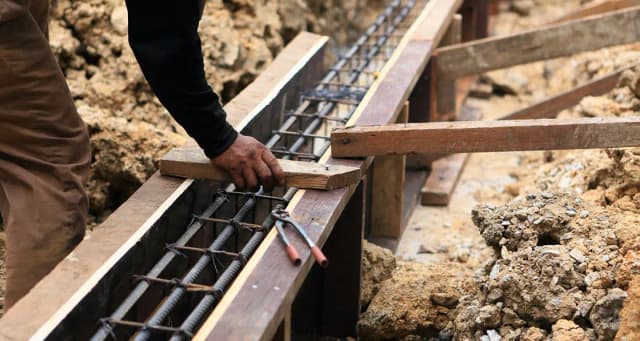 Jaki beton na fundamenty? Wybierz najlepszy i uniknij kosztownych błędów Jaki beton na fundamenty? Wybierz najlepszy i uniknij kosztownych błędów